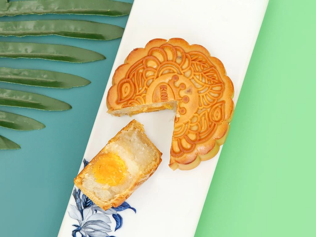 Bánh Kinh Đô sữa dừa hạt dưa 2 trứng